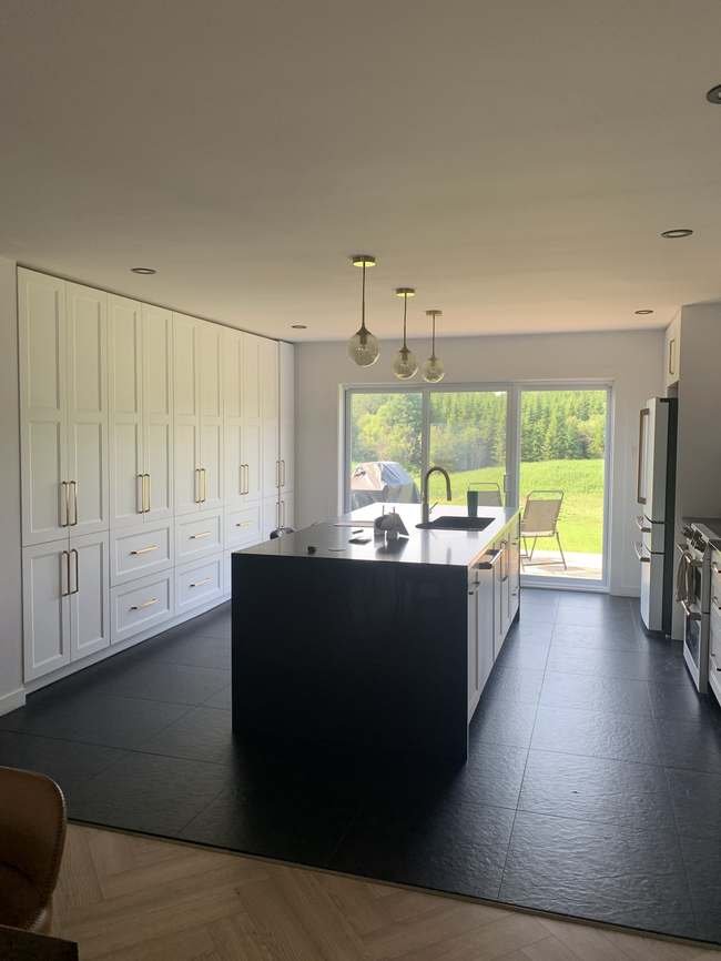 Rénovation résidentielle — cuisine haut de gamme